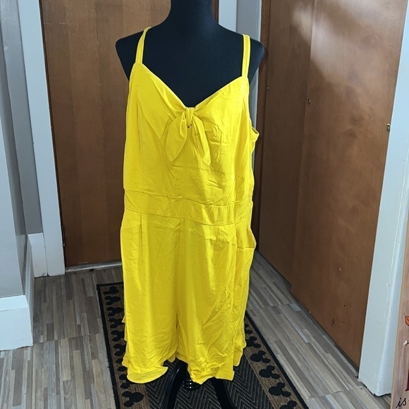 TORRID yellow Challis Tie-Front Romper - Picture 6 of 8